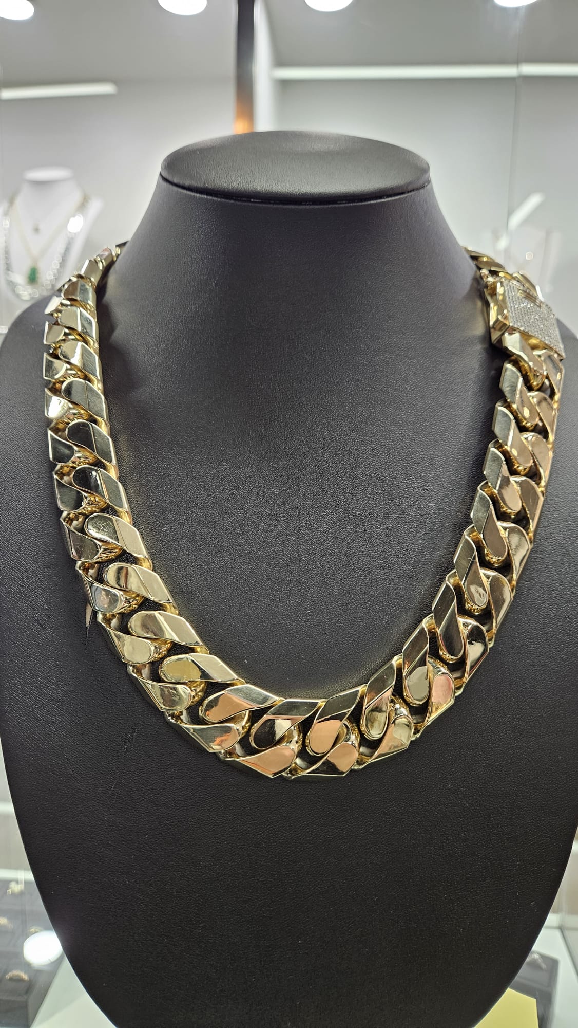 Cuban Link 10kt Diamond Clasp 500g NZD50000