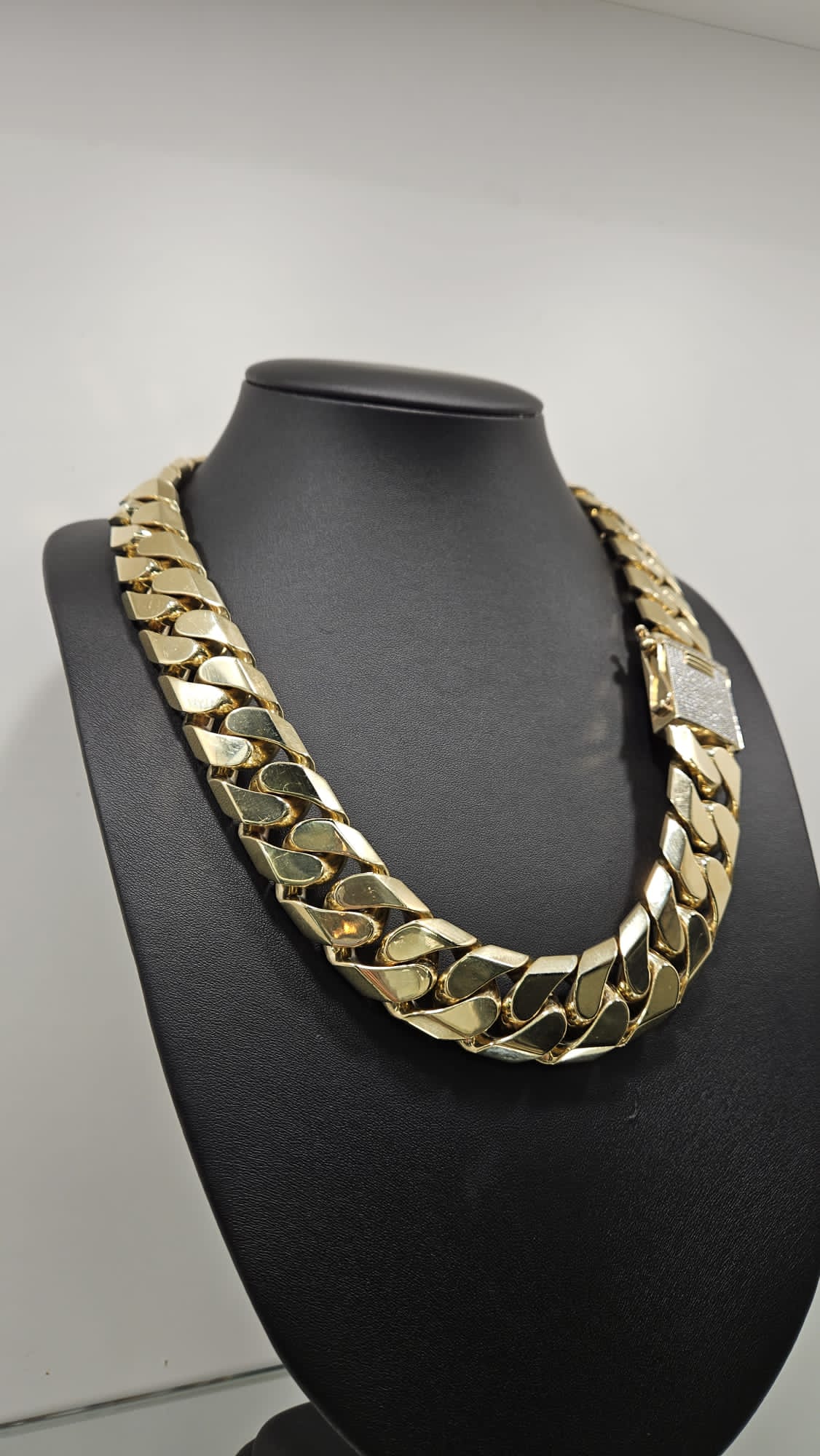 Cuban Link 10kt Diamond Clasp 500g NZD50000