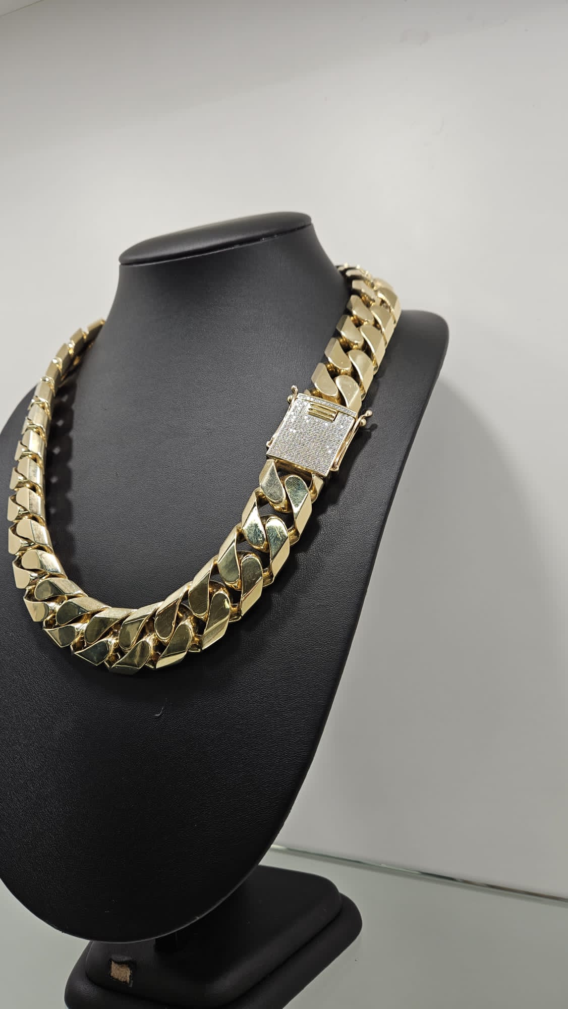 Cuban Link 10kt Diamond Clasp 500g NZD50000