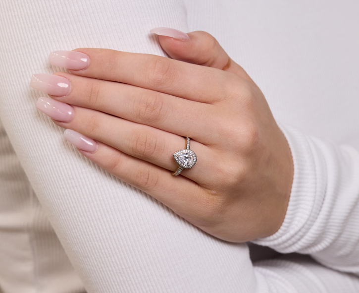 Pear halo ring with pave - Platinum