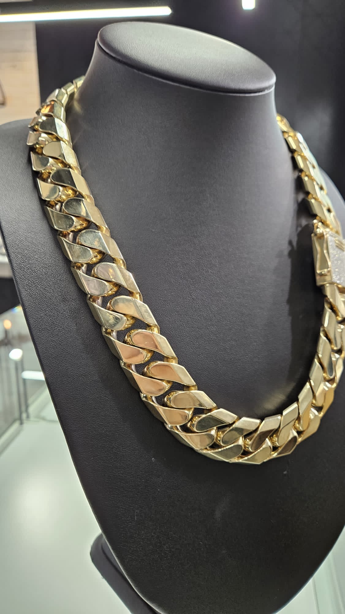 Cuban Link 10kt Diamond Clasp 500g NZD50000