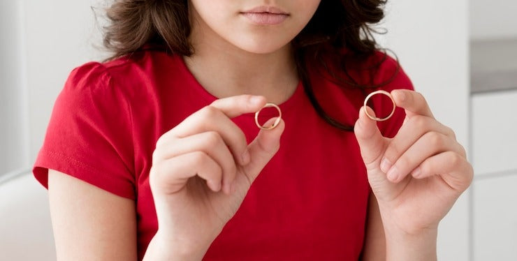 Engagement Ring vs. Wedding Ring