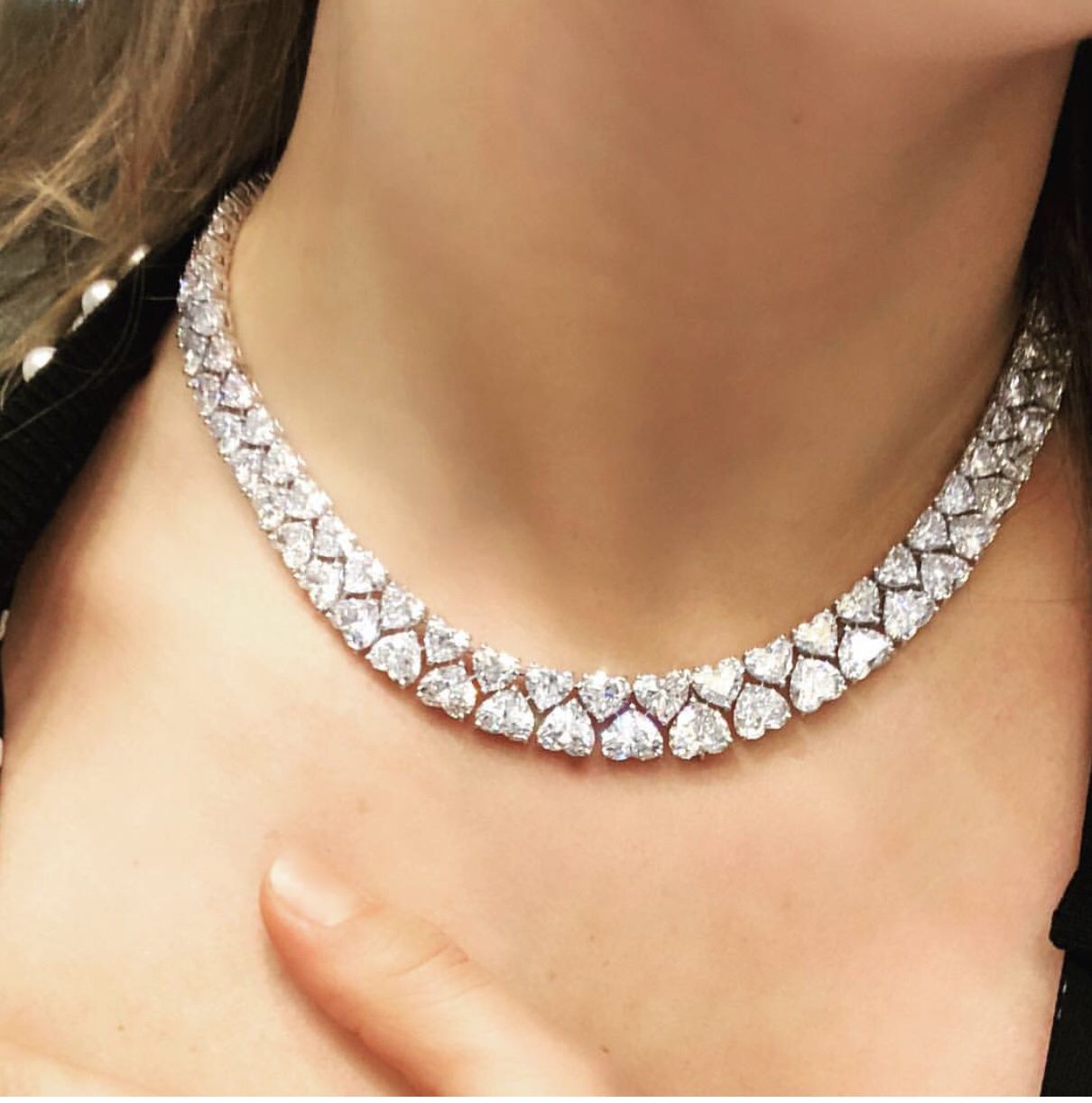 How to wear diamond tennis necklace