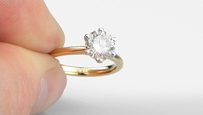 Is 1 Carat Too Big for an Engagement Ring?