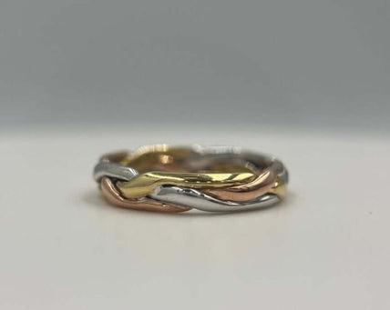 Gold Rings Collection – Timeless Elegance in Every Design