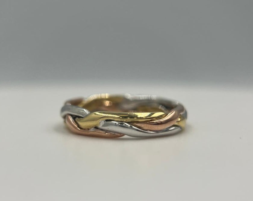Tri tone plaited ring