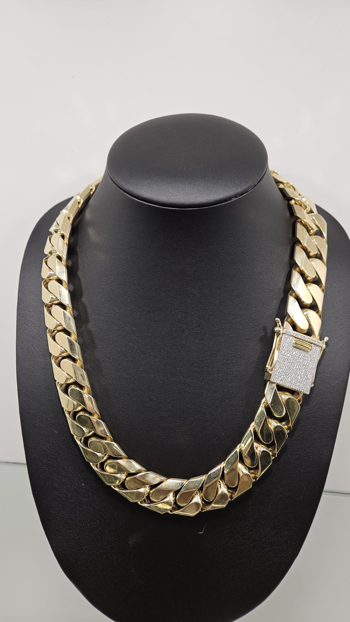 Cuban Link 10kt Diamond Clasp 500g NZD50000