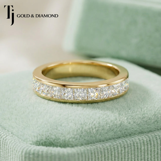 Alianza de boda de diamantes de media eternidad con engaste de canal - Oro amarillo de 18 quilates