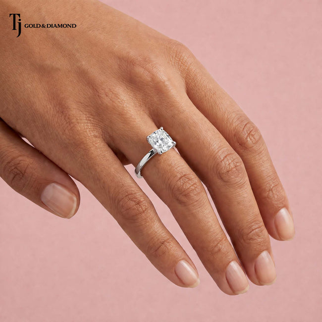 4-Claw Cushion Cut Solitaire Diamond Ring - White Gold ( Platinum )