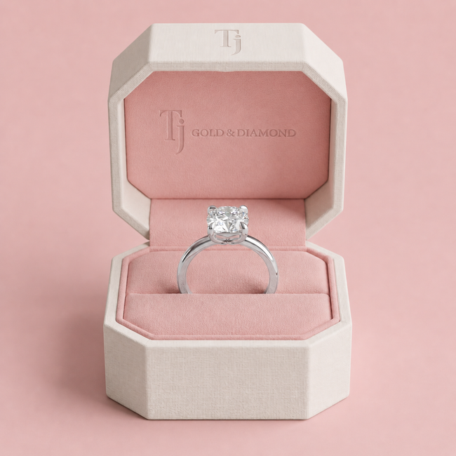 4-Claw Cushion Cut Solitaire Diamond Ring - White Gold ( Platinum )