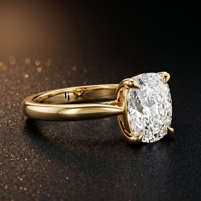 Anillo de diamantes solitario de talla cojín de 4 garras - Oro amarillo
