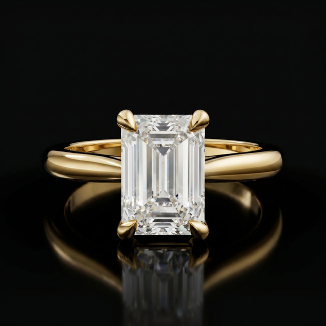 Anillo de diamantes solitario de talla esmeralda de 4 garras - Oro amarillo