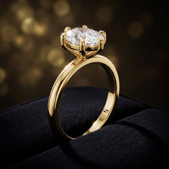 Anillo de diamantes solitario de talla ovalada de 6 garras - Oro amarillo