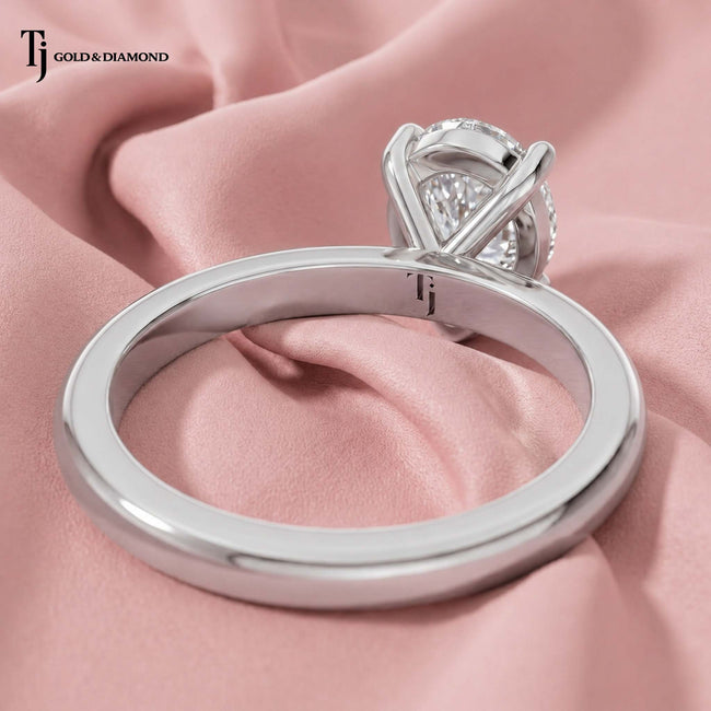 4-Claw Pear Cut Solitaire Diamond Ring - White Gold (Platinum)