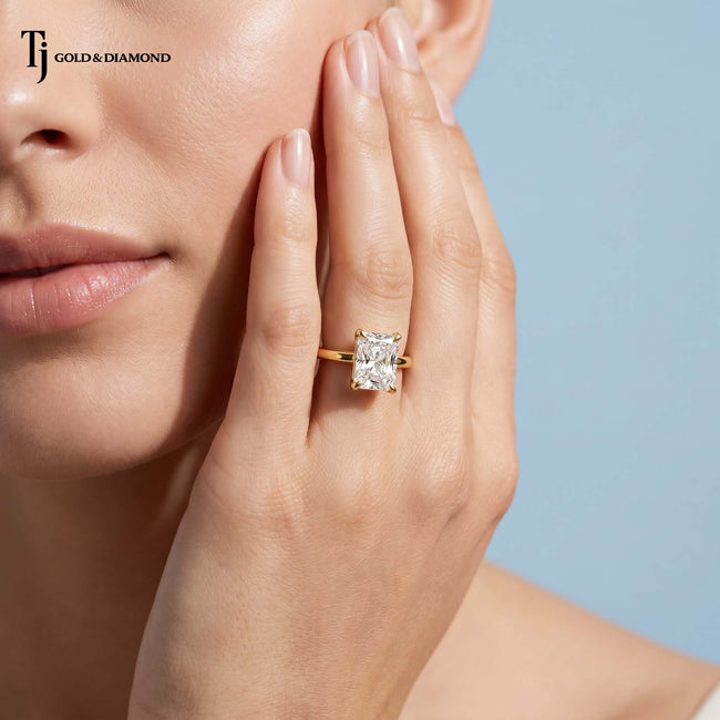4-Claw Radiant Cut Solitaire Diamond Ring - Yellow Gold