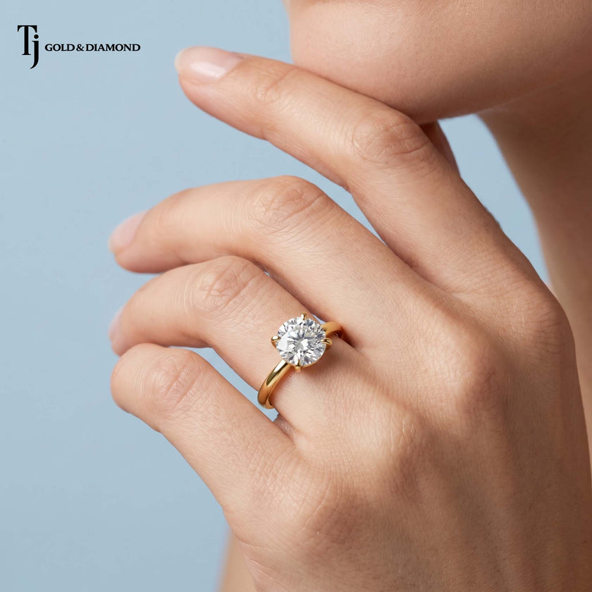 4 Claw Round Brilliant Solitaire Ring - Yellow Gold