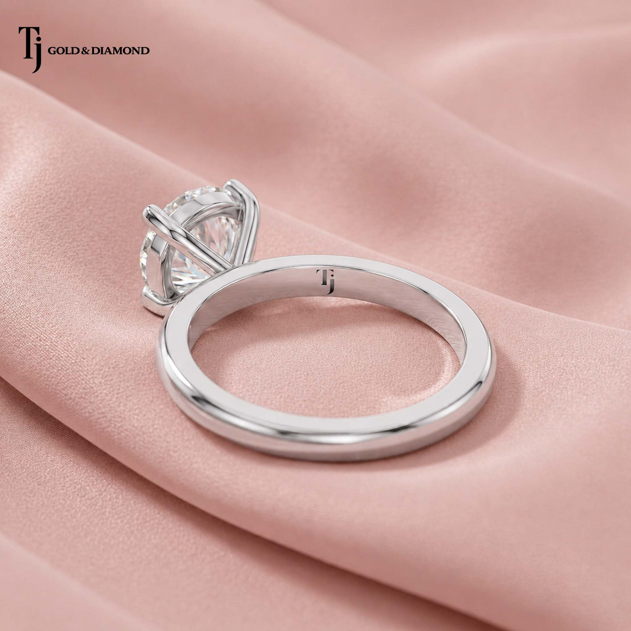 4 Claw Round Brilliant Solitaire Ring - Platinum