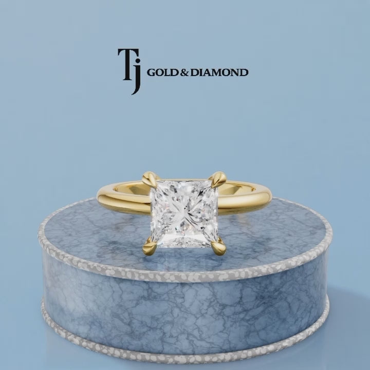 360-degree rotating view of a 1.5 carat princess cut lab-grown diamond solitaire engagement ring in 18kt yellow gold with a 4-claw setting