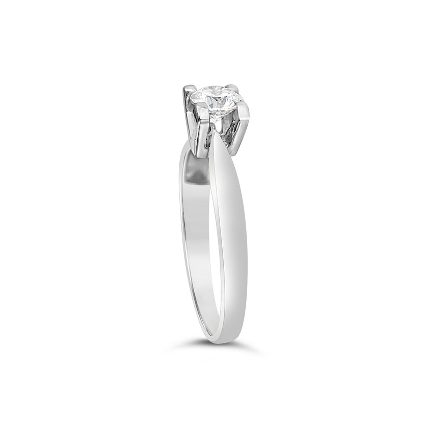 Round Brilliant Cut Solitaire Ring in tension setting - Platinum - Bodega