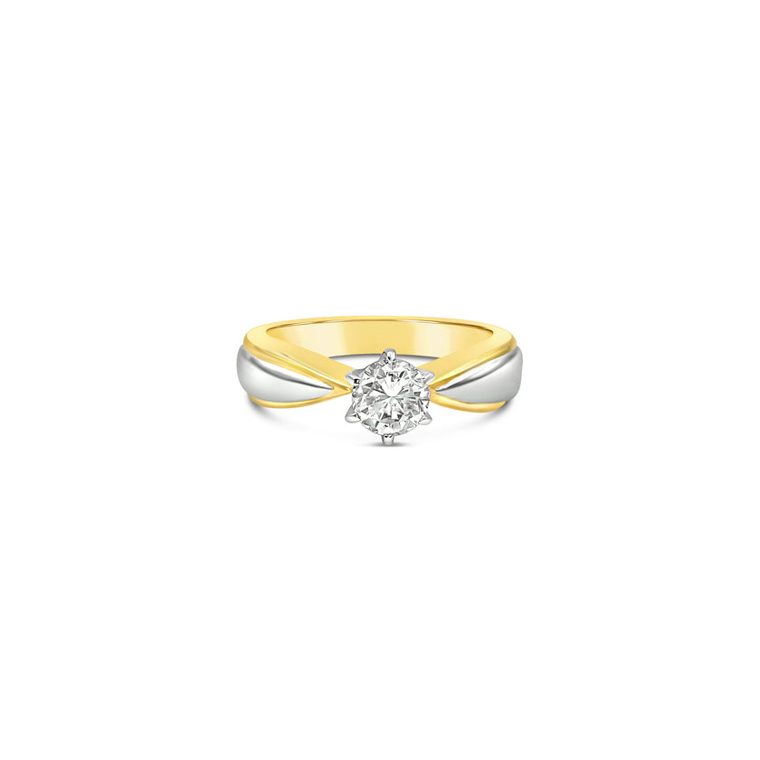 Two tone Round Brilliant Cut Solitaire Ring - Bodega