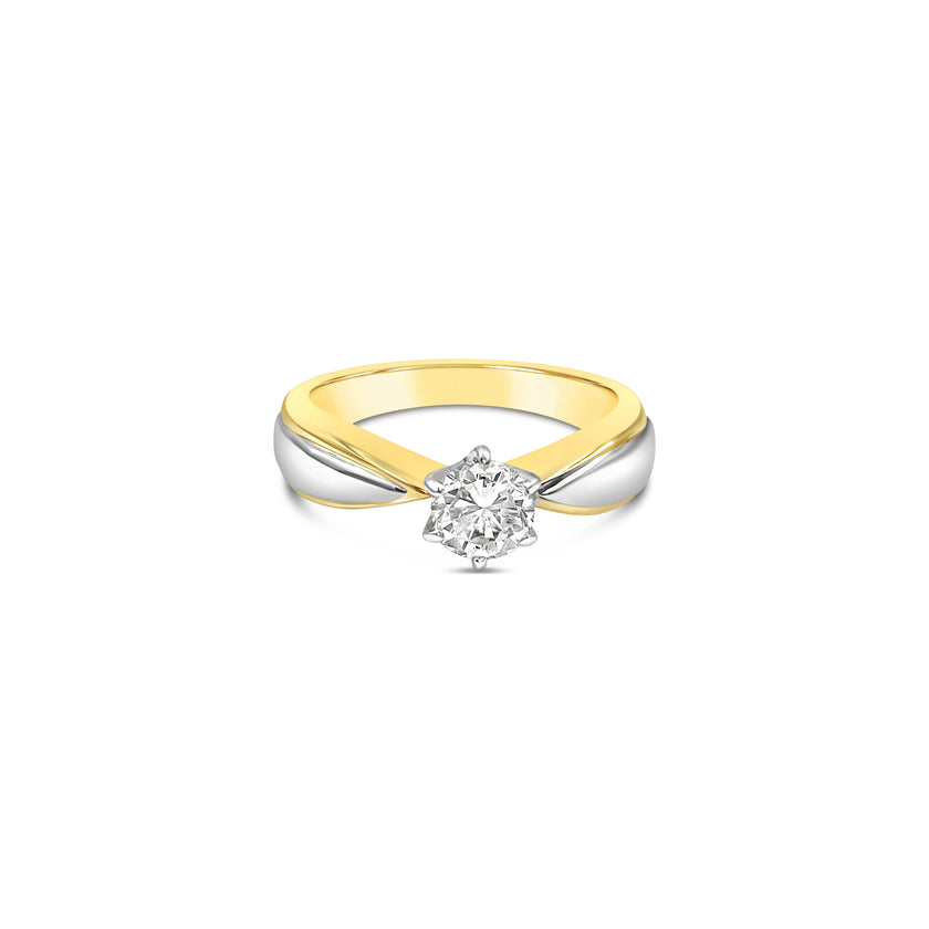 Two tone Round Brilliant Cut Solitaire Ring - Bodega