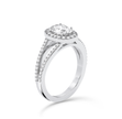 Split shank Oval ring with Halo - Platinum - Bodega